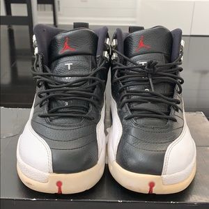 Air Jordan 12 Retro: Black/White